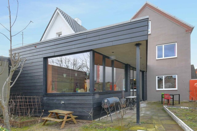 HL-Schlutup. Individuelles Design trifft auf 2022 vollständig saniertes Stadthaus. Provisionsfrei!