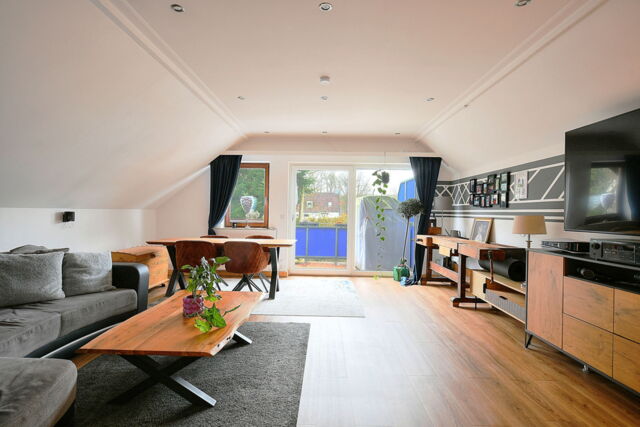 RESERVIERT. HL-Kücknitz. Provisionsfreier Verkauf. 3 Zi Wohnung, ruhig, Balkon, Wallbox