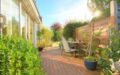 Bungalow-GrGroenau-Terrasse-am-Wintergarten