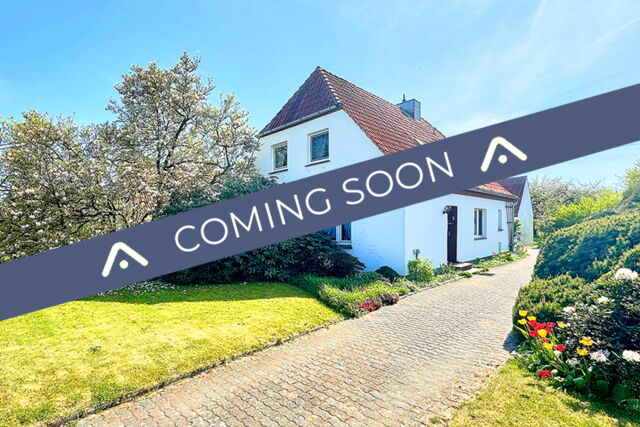 HL-Niendorf. Land in Sicht! 2.595m² Eigenland mit einem Einfamilienhaus und Nebengelass zu kaufen