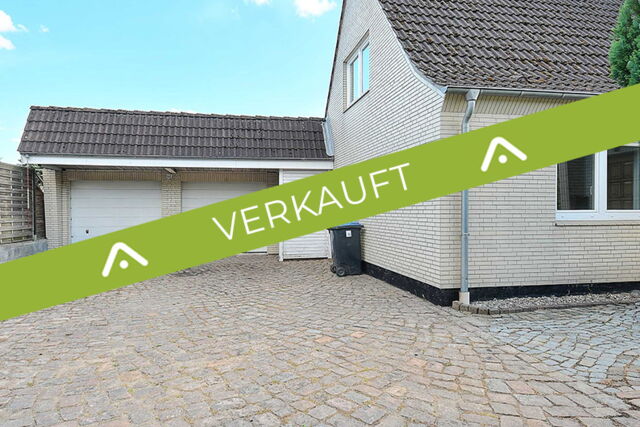 VERKAUFT. HL-Kücknitz. Doppelhaushälfte auf großem Eigenland mit Doppelgarage. Provisionsfrei für Kaufende