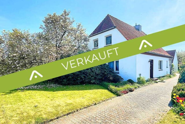 VERKAUFT. HL-Niendorf. Land in Sicht! 2.595m² Eigenland mit einem Einfamilienhaus und Nebengelass
