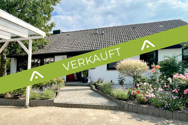 VERKAUFT. Provisionsfrei. Hamberge. Schickes EFH im Bungalowstil. Kamin, WiGa, DoGa, Carport für Wohnmobil