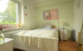 Altbau-Haus-am-Kanal-EG-Zimmer-1