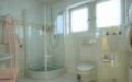 Bungalow-GrGroenau-Duschbad-en-Suite